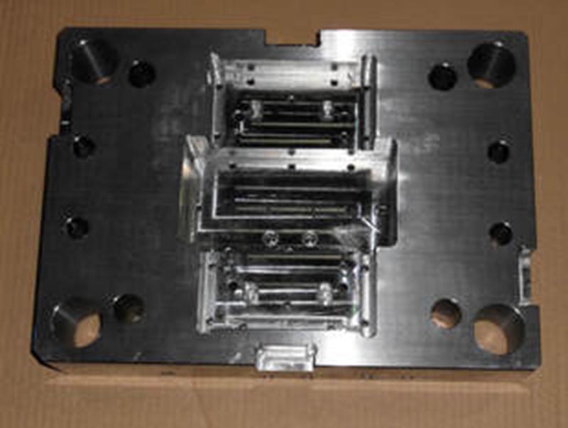 金塔精密塑料模-06